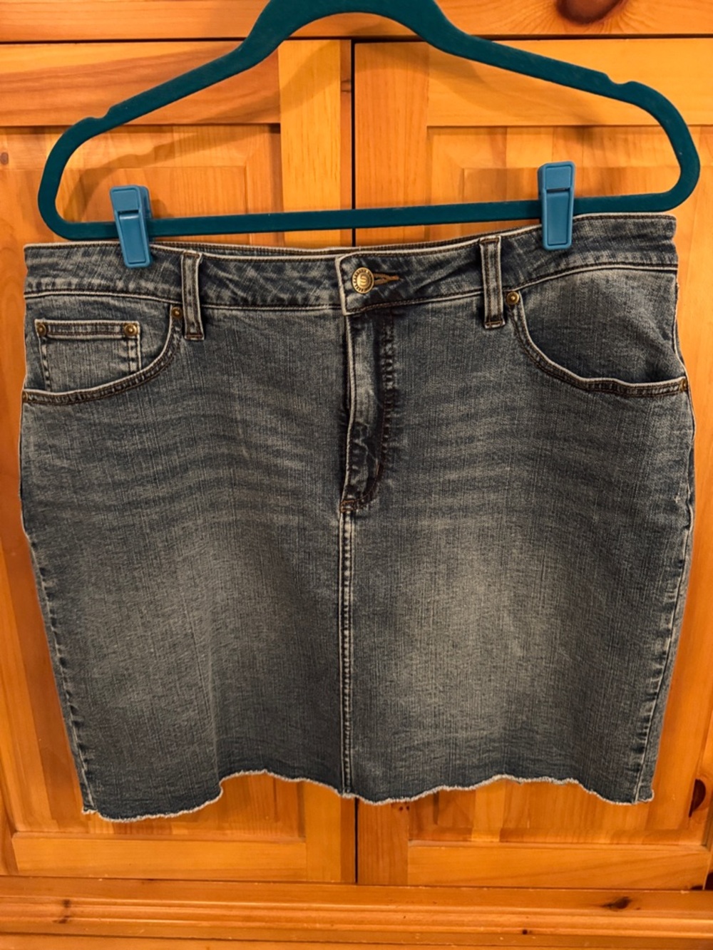 🐷 Candace Cameron Bure Petite Denim Skirt With Frayed Hem QVC A488179 - Picture 2 of 12